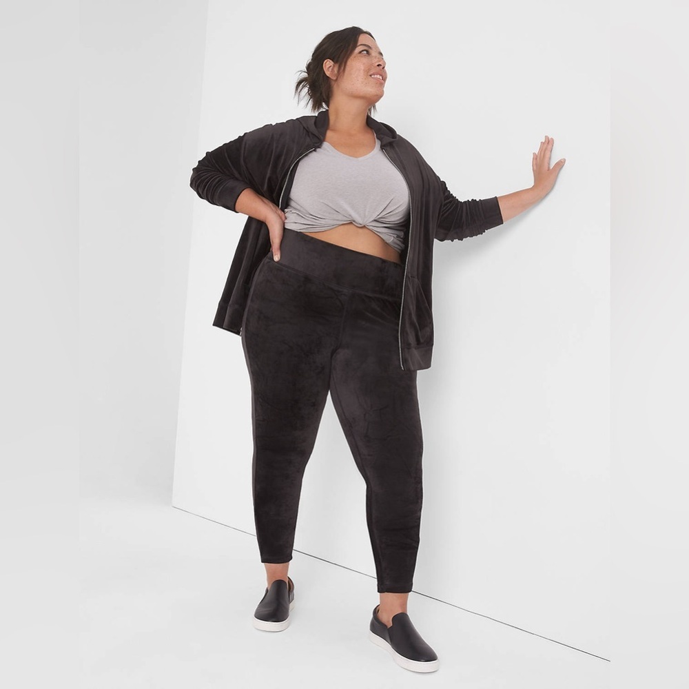 LIVI High-Rise Velour 7/8 Legging size 22/24